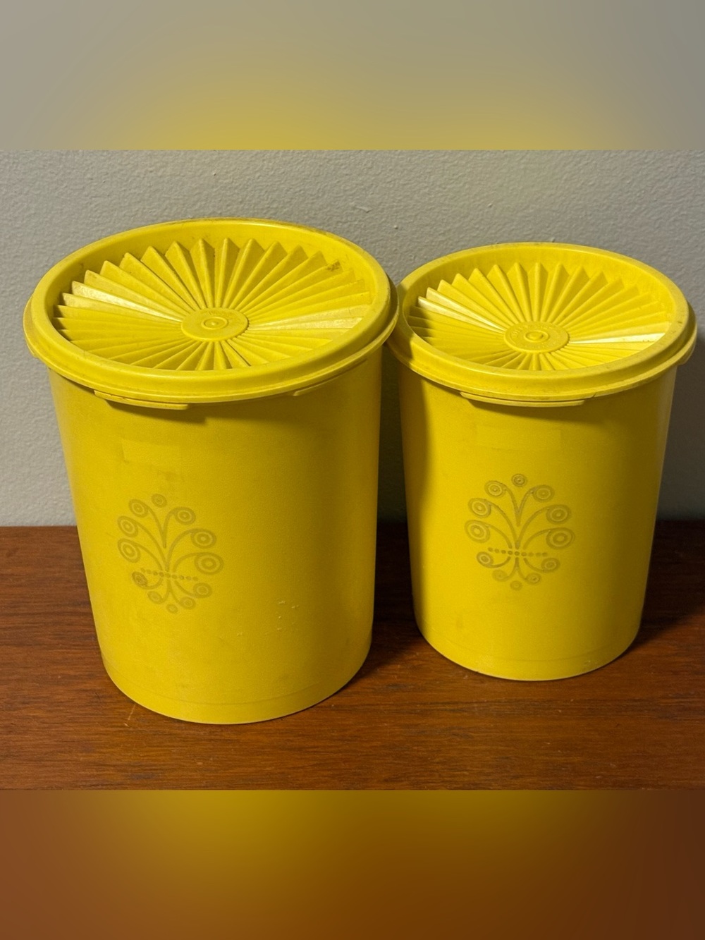 Vintage Tupperware Canister Yellow Harvest Gold Servalier 811-13 + 809-14 & Lids